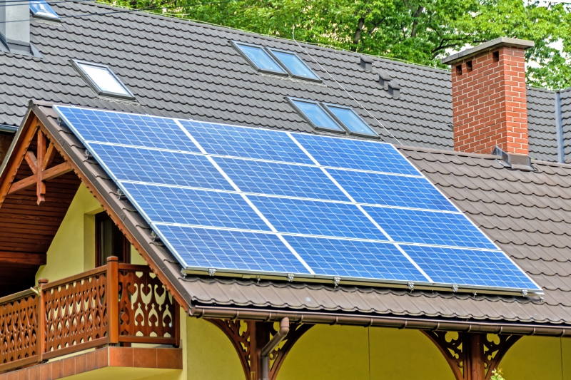 chauffagiste-SALERNES-min_solar-panels-1477987